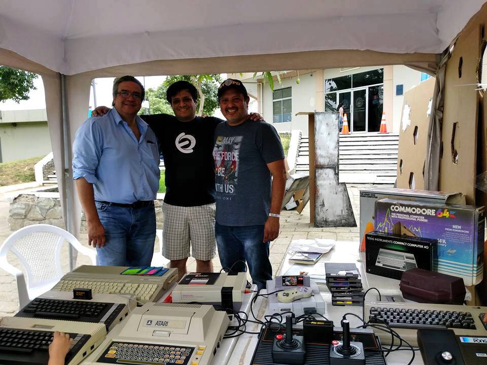 La muestra de equipos retro en el SeGenial 2017 en ESPOL La muestra de equipos retro en el SeGenial 2017 en ESPOL