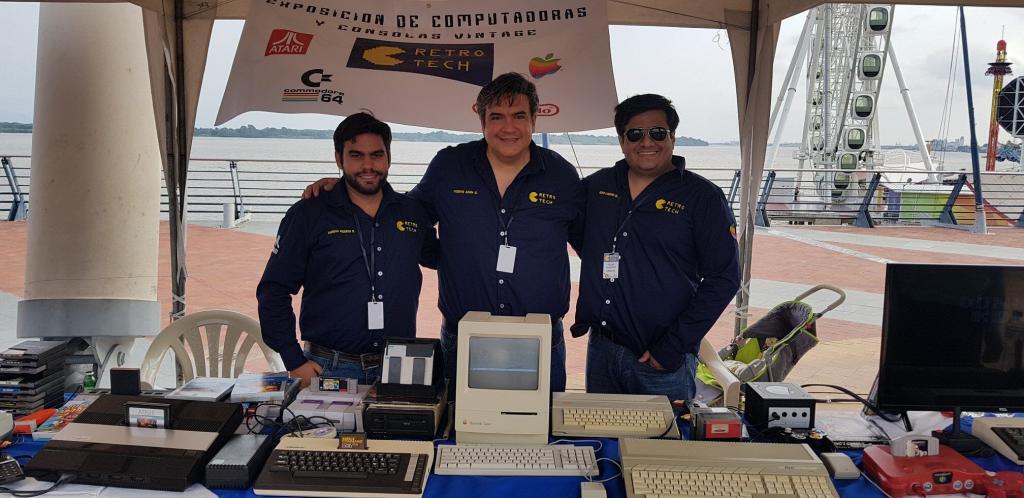 El Club RETROTECH: Haridas Mederos, Vicente Adum y Edgar Landívar El Club RETROTECH: Haridas Mederos, Vicente Adum y Edgar Landívar